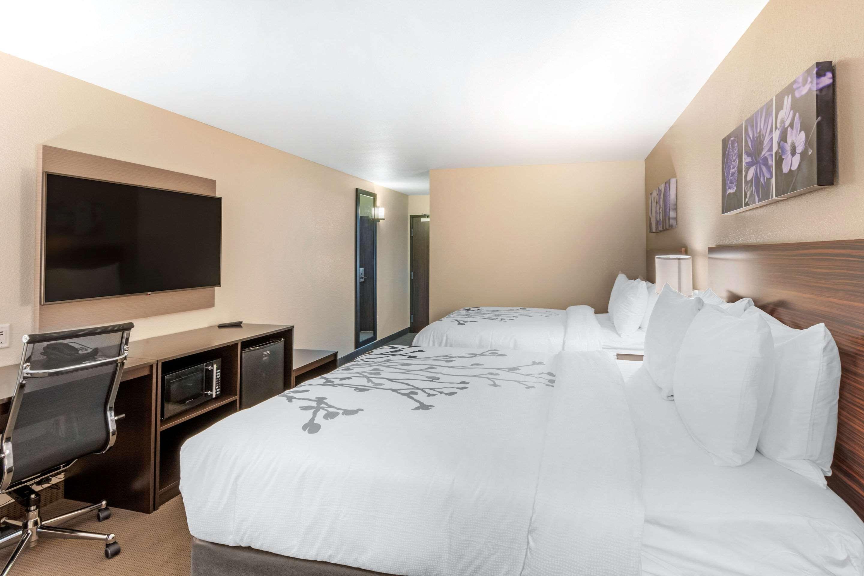 Sleep & International Airport DEN
